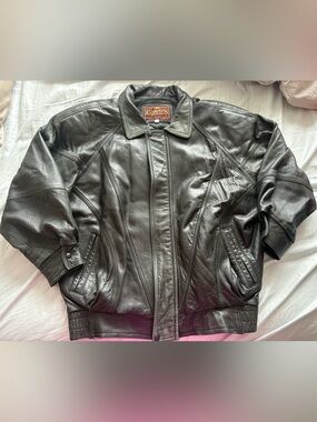 100% AUTHENTIC VINTAGE LEATHER JACKET
